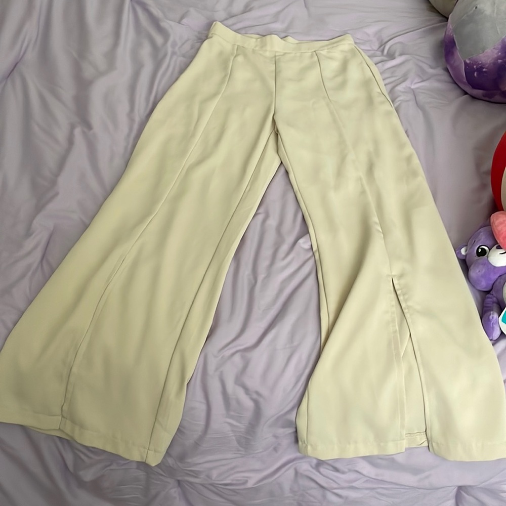 Flate cream colored work pants